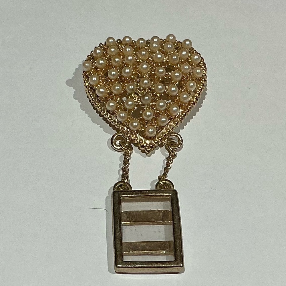 Vintage Elegant Gold Faux Pearl Heart Brooch with a Picture Locket